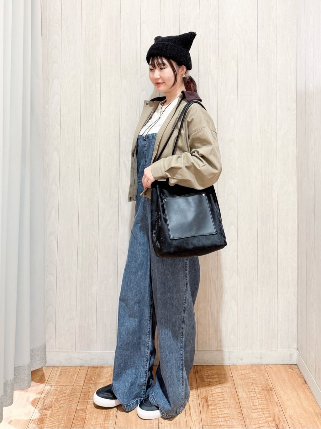 愛さんの「SHOO･LA･RUE｜大人カジュアルな一着。カバーオール」を使ったコーディネート