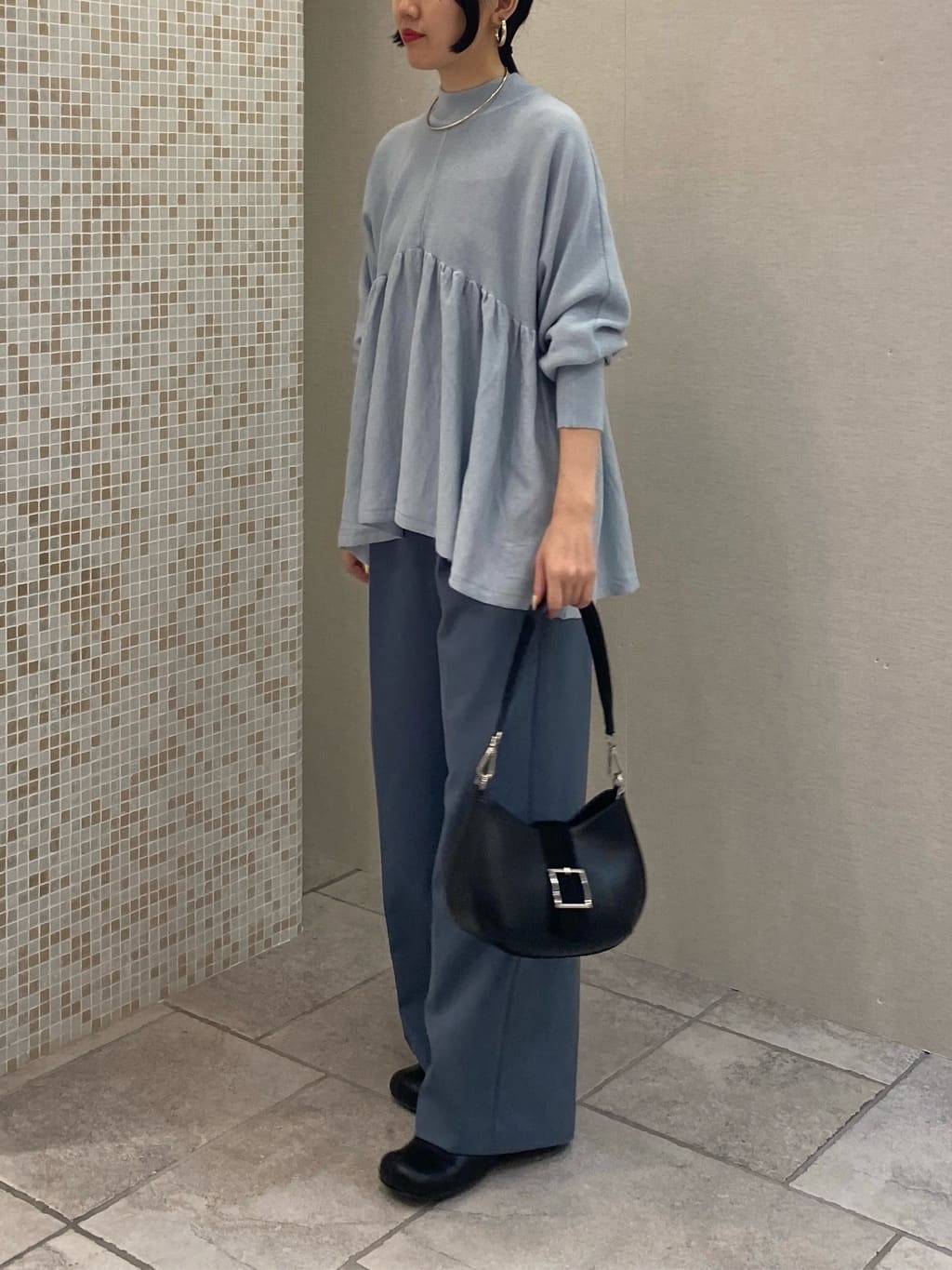 rinaさんの「INDIVI｜【再入荷】ペプラムハイネックニット」を使ったコーディネート