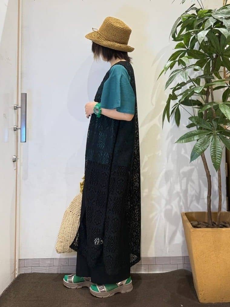 misakiさんの「SHOO･LA･RUE｜【S-LL】華やかさをプラスする 裾刺繍ストレートパンツ」を使ったコーディネート