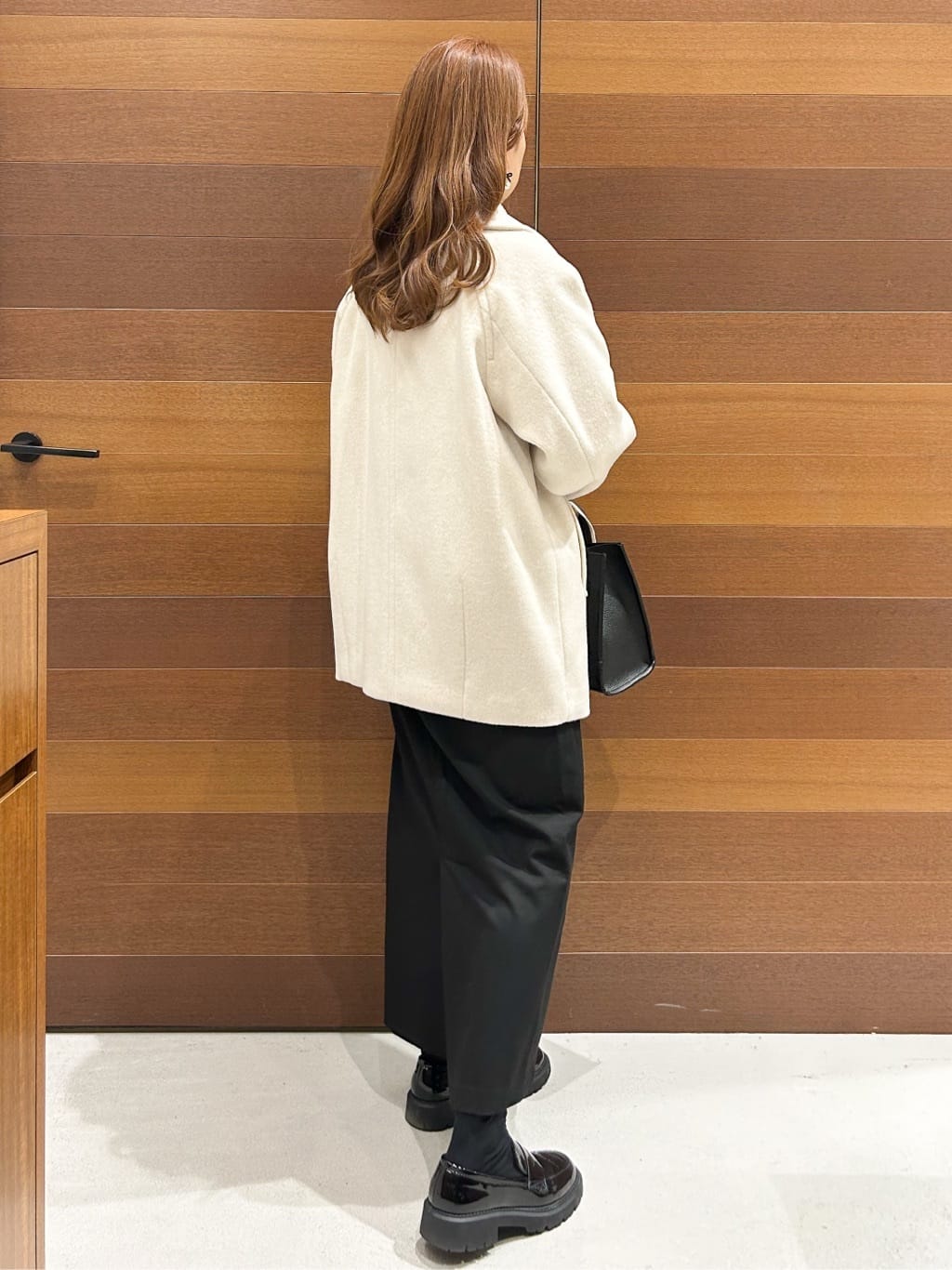 yumiさんの「OPAQUE.CLIP｜カシミヤブレンドウールミドルピーコート」を使ったコーディネート