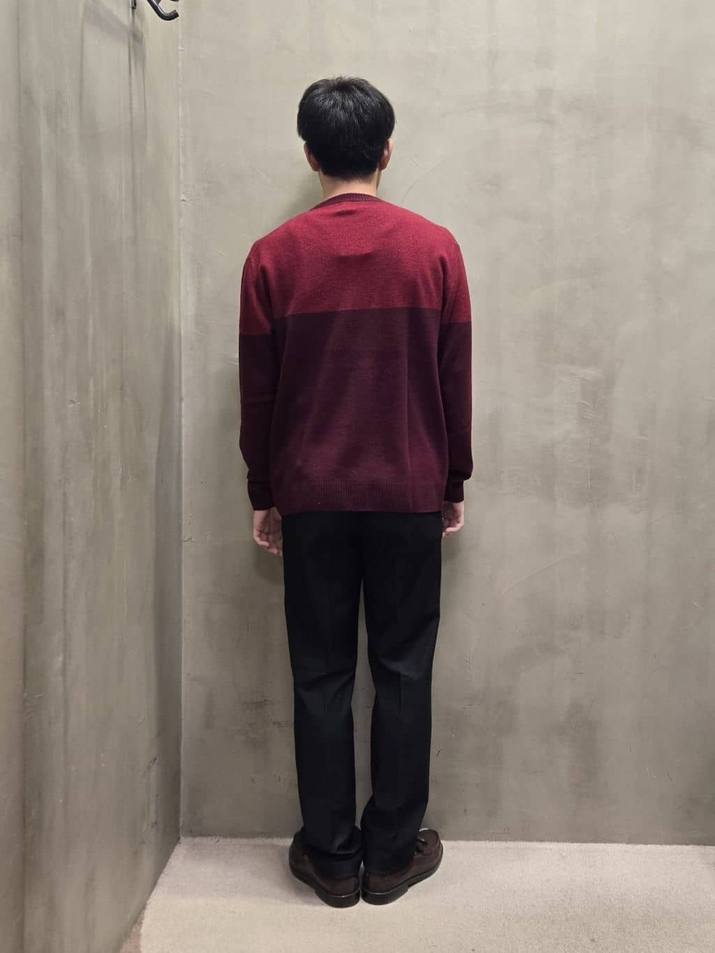 白木駆さんの「TAKEO KIKUCHI｜【ONOFF対応】TRダブルニット ストレッチパンツ」を使ったコーディネート