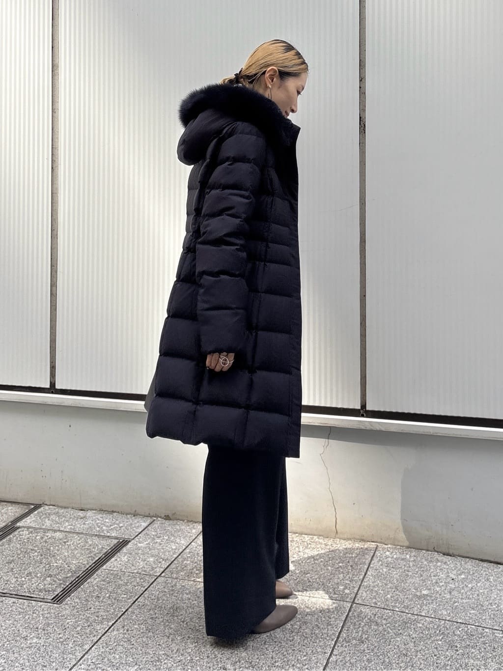 kotakiさんの「INDIVI｜【名品／撥水／抗菌防臭】ロング丈リサイクルダウンコート」を使ったコーディネート