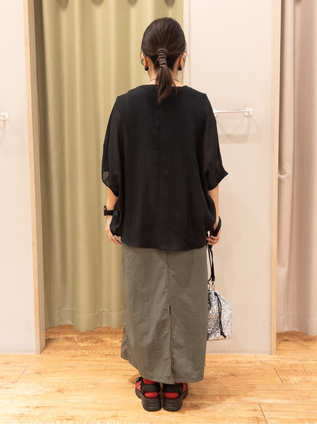 Kawa-sanさんの「SHOO･LA･RUE｜◆程よいシアー感 ポケットドルマン5分袖シャツ」を使ったコーディネート