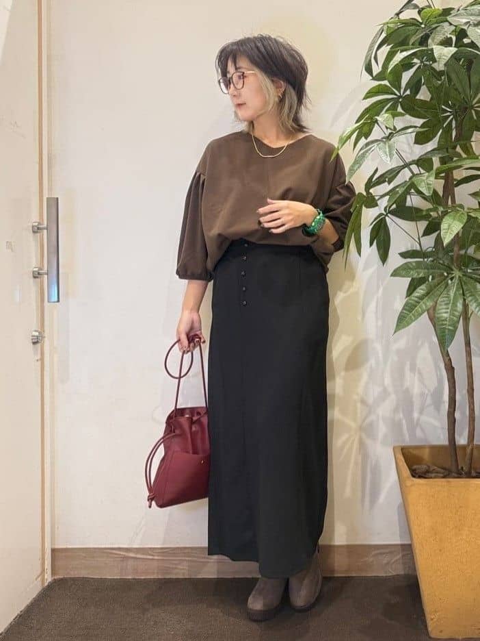 misakiさんの「SHOO･LA･RUE｜【2点セット/7分袖】大人のきれい見え お袖タック入りアクセ付きトップス」を使ったコーディネート