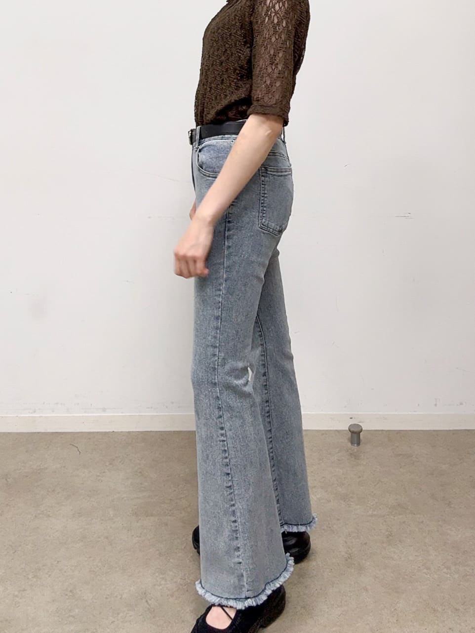 𝐜𝐡𝐢𝐤𝐚さんの「SHOO･LA･RUE｜【ひんやり/S-LL】ストレッチフレアデニム」を使ったコーディネート