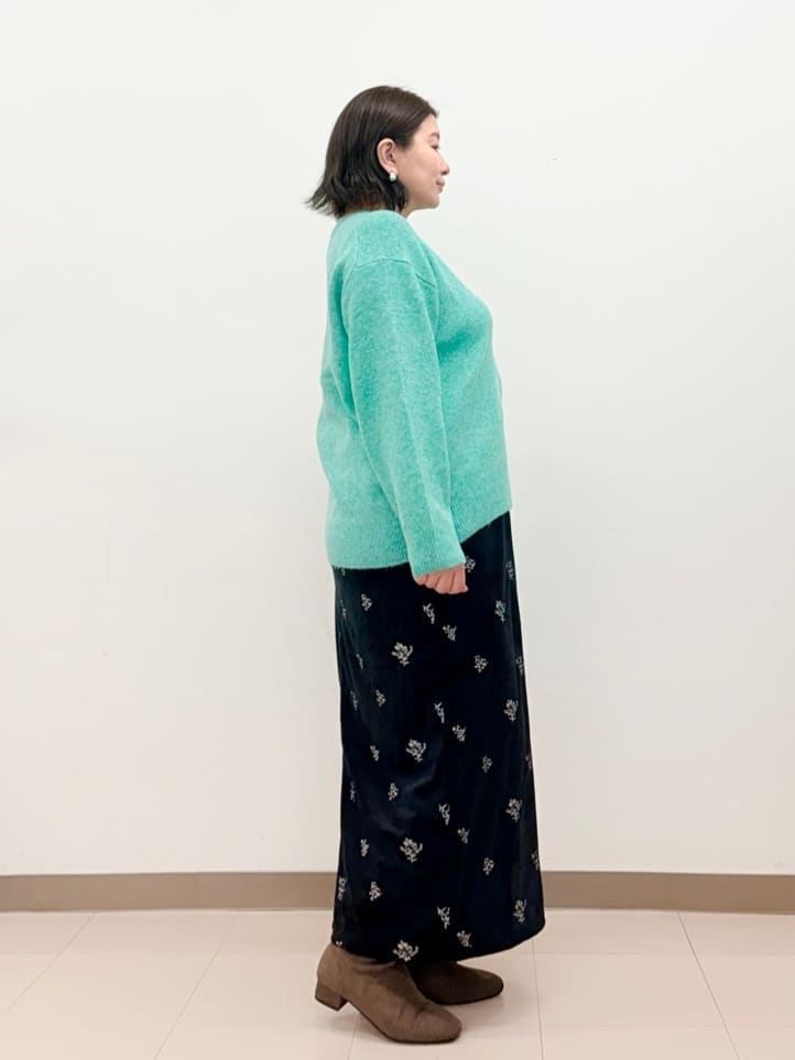 haruさんの「SHOO･LA･RUE｜【洗濯機可】お気に入りカラーを身にまとって　ふんわりゆるニット」を使ったコーディネート