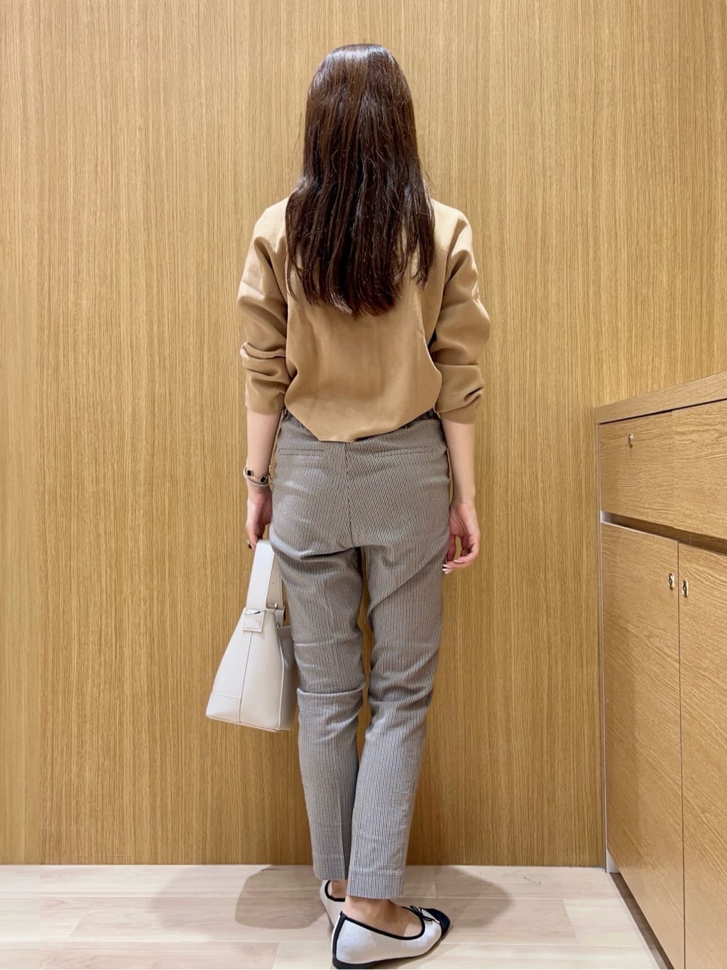 maiさんの「OPAQUE.CLIP｜《SS-LLサイズ》ハイストレッチイージースティックパンツ【洗濯機洗い可】」を使ったコーディネート