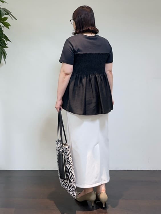 Asamiさんの「UNTITLED｜【コットン100/洗える/Tシャツ】シャーリングドッキングペプラム」を使ったコーディネート