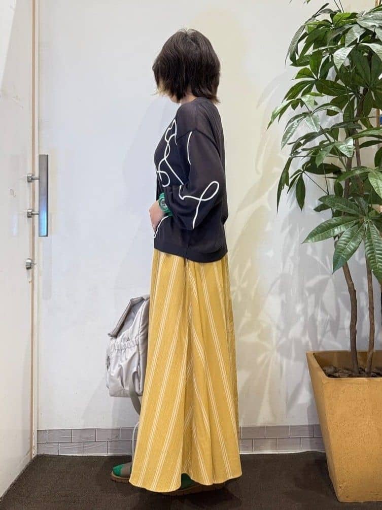 misakiさんの「SHOO･LA･RUE｜アンクルゴムフラットサンダル」を使ったコーディネート