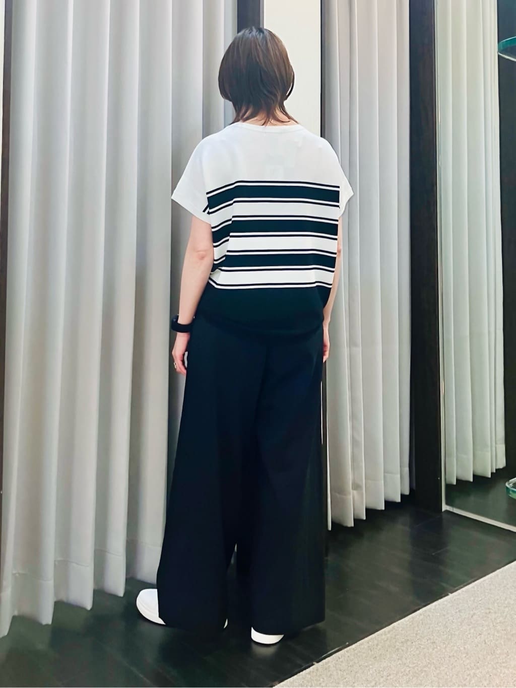 YUKIさんの「INDIVI｜【洗える／UVケア／SETUP可能】ドロストワイドパンツ」を使ったコーディネート