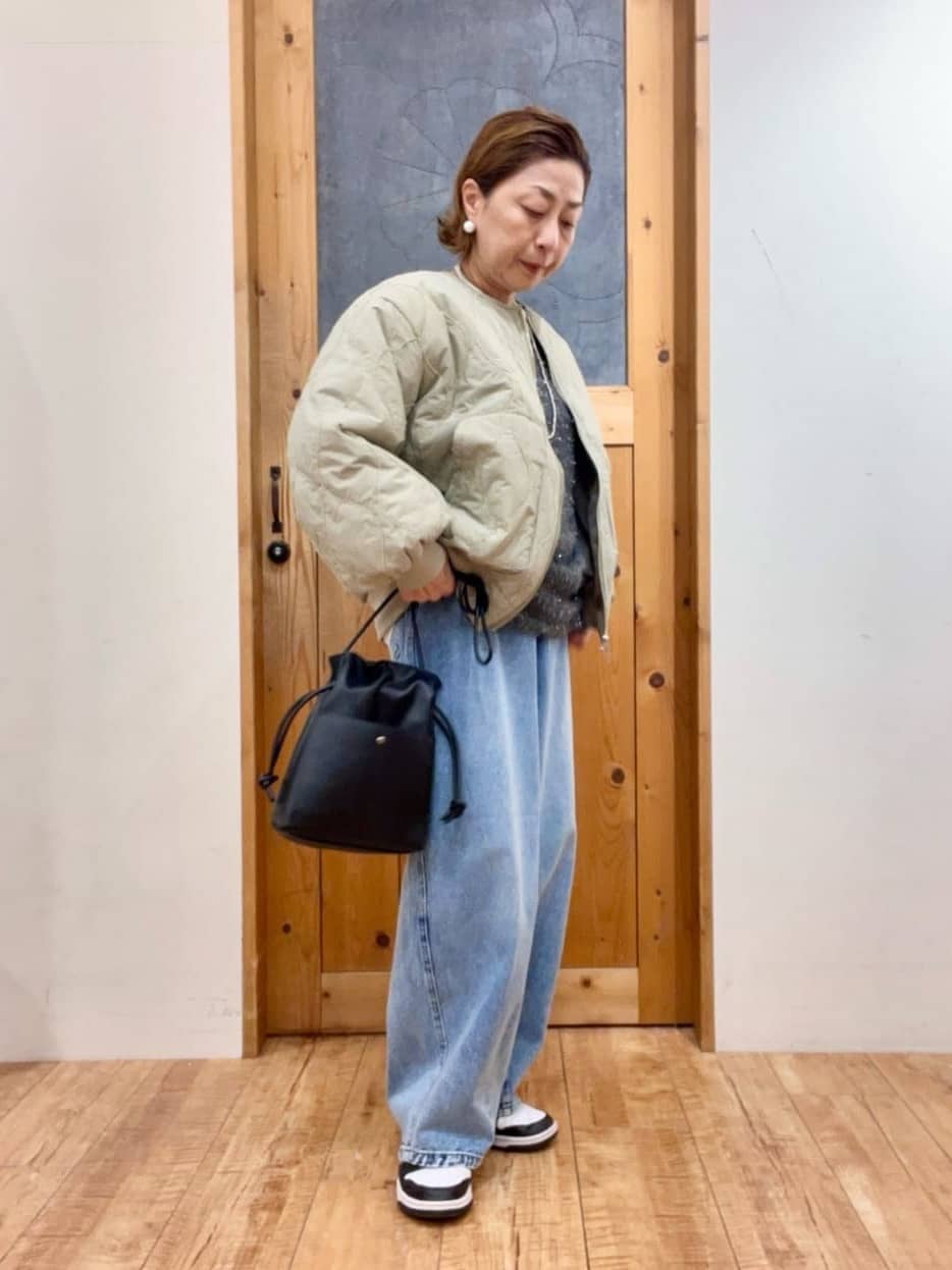 ゆみさんの「SHOO･LA･RUE｜【S-LL】立体カーブデニムパンツ」を使ったコーディネート