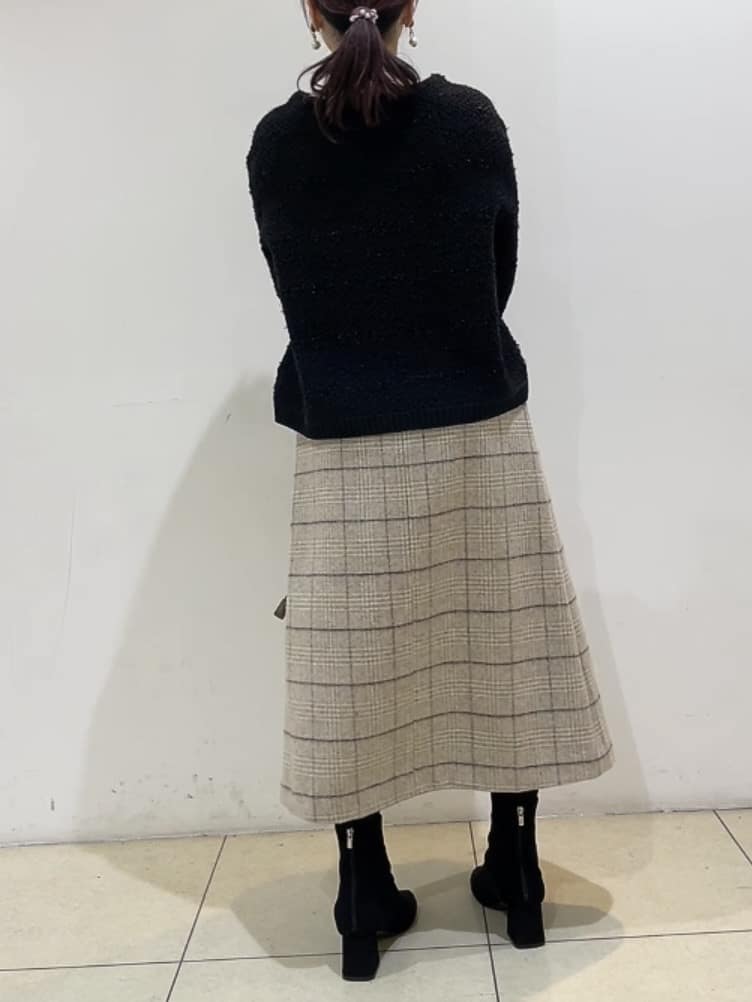 watanabeさんの「UNTITLED｜【ツイード調/コンパクト丈】ブークレーボートネックニット」を使ったコーディネート