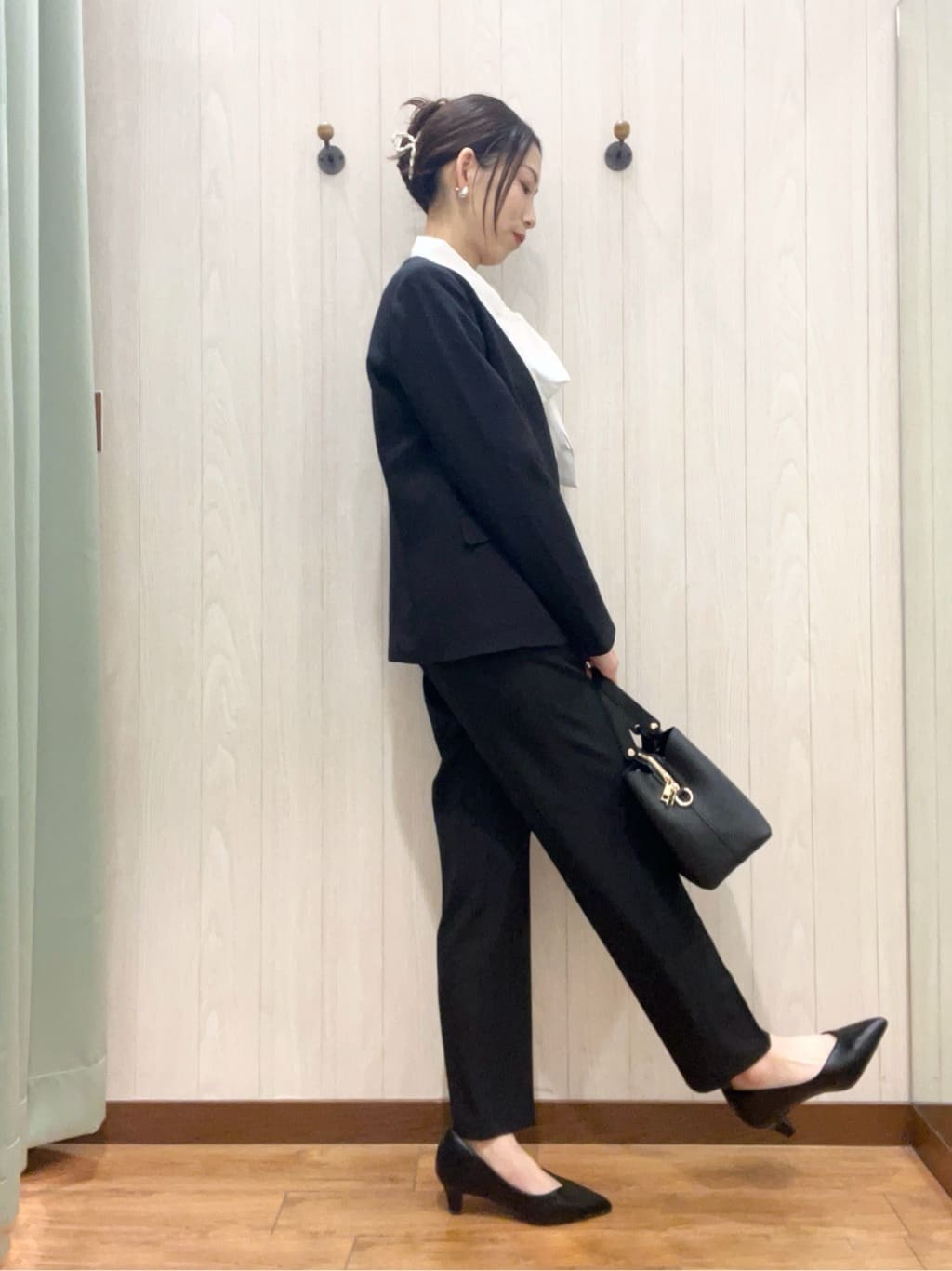 カンチャンさんの「SHOO･LA･RUE｜◆【洗える/S-3L/セットアップ可】セレモニーや通勤に カットジョーゼット Vネックジャケット」を使ったコーディネート