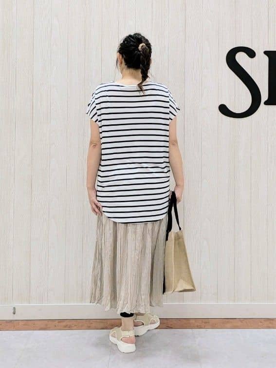 さくみぃさんの「SHOO･LA･RUE｜◆ナチュラルなシワ加工が大人見え エアリーロングスカート」を使ったコーディネート