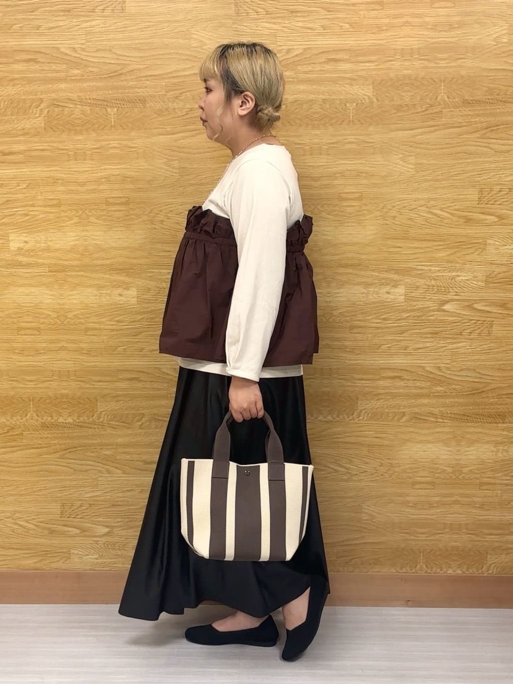 ぁむさんの「SHOO･LA･RUE｜【洗濯機可/S-LL】1枚で華やか フリルドッキングトップス」を使ったコーディネート