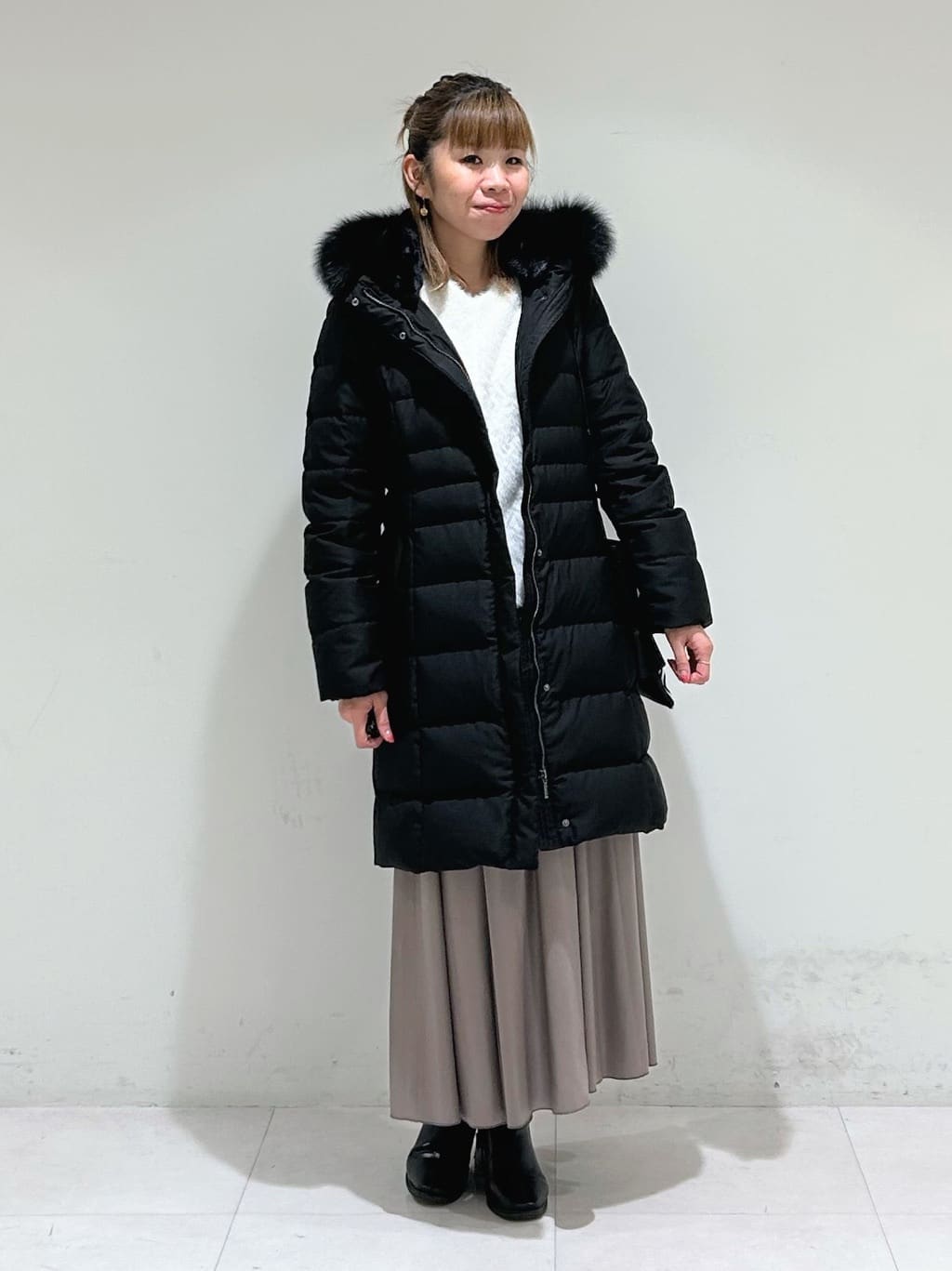 tsuyuさんの「INDIVI｜【名品／撥水／抗菌防臭】ロング丈リサイクルダウンコート」を使ったコーディネート