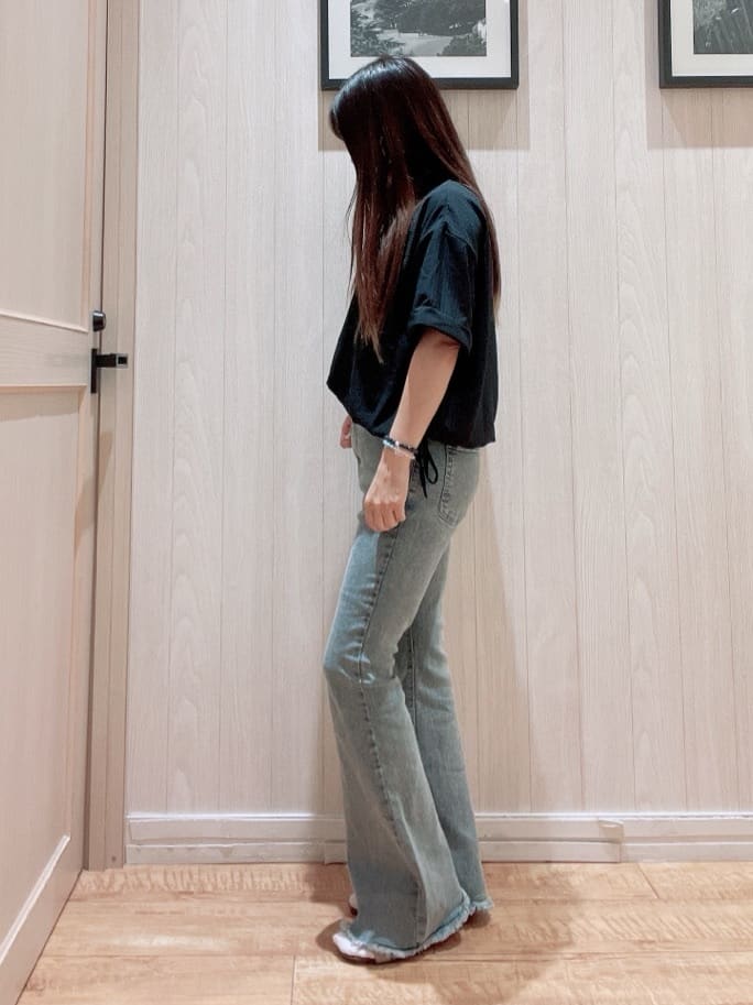 COSさんの「SHOO･LA･RUE｜シルエット変化を楽しめる シアーチェックドロストシャツ」を使ったコーディネート