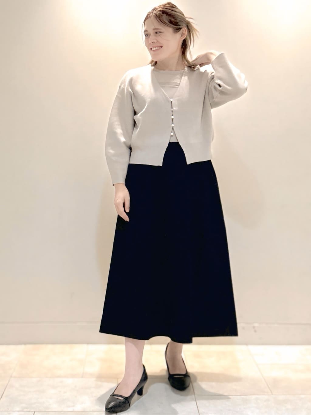 S&auml;K&iuml;さんの「Reflect｜【軽い羽織に◎／セットアップ可】パール調ボタン付きカーディガン」を使ったコーディネート