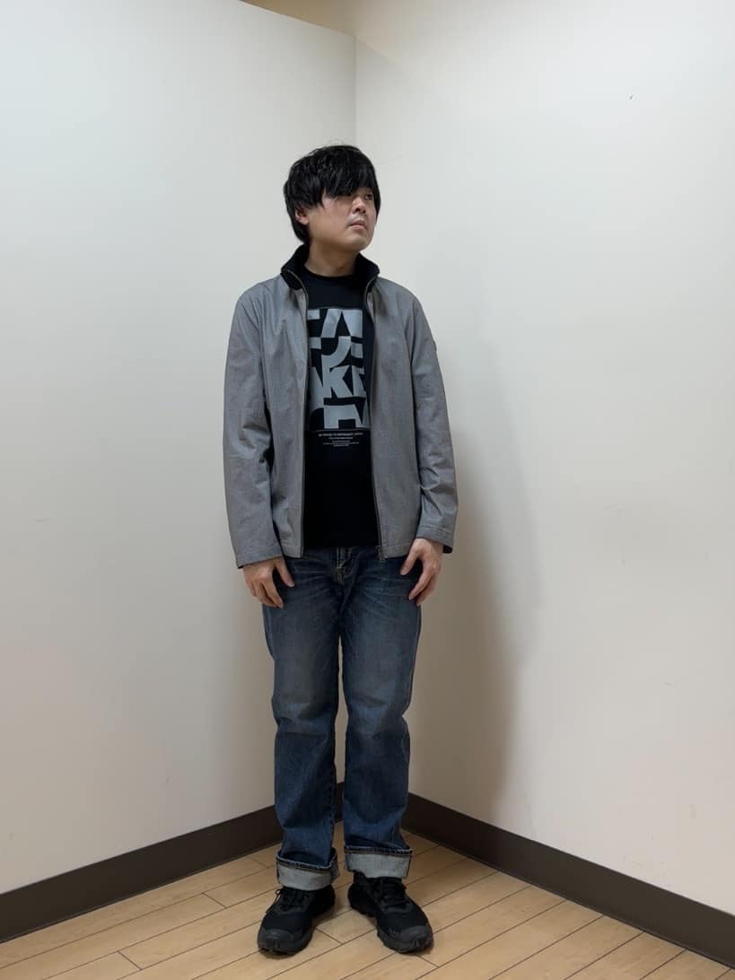 あきやまさんの「TAKEO KIKUCHI｜【モンスターストレッチ】日本製 ウォッシュド デニムパンツ」を使ったコーディネート