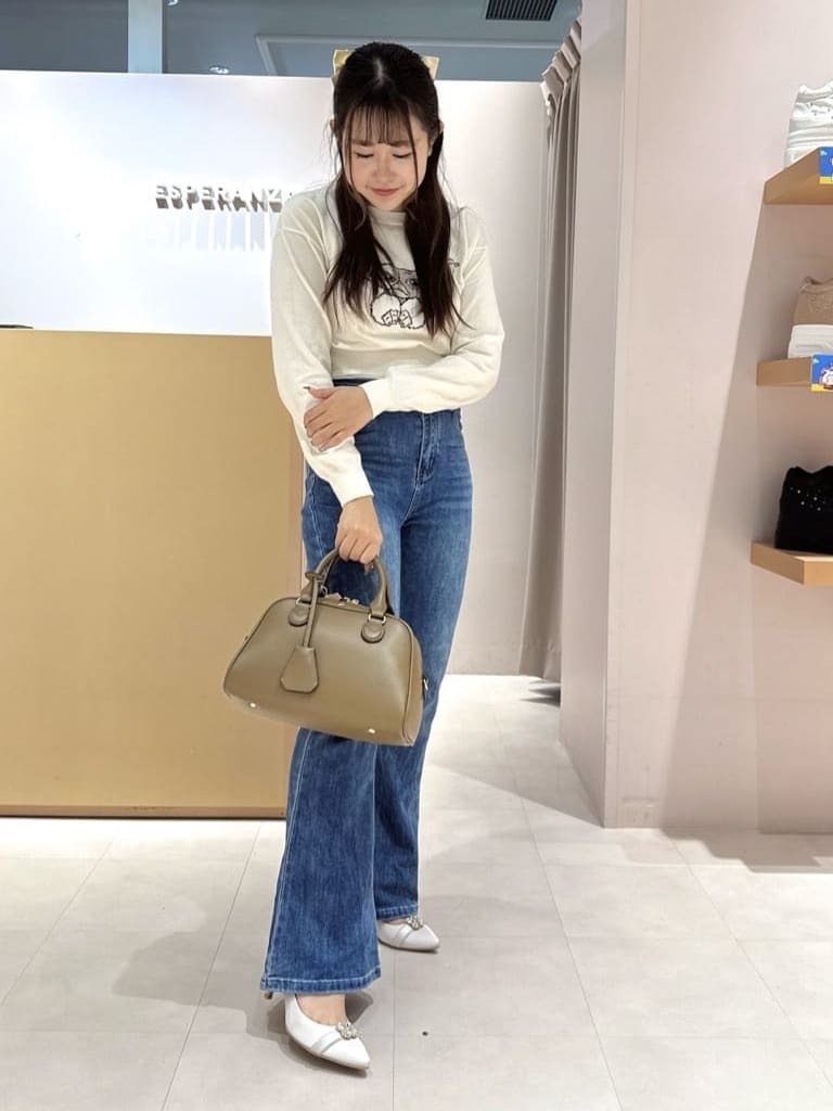 neinaさんの「ESPERANZA｜【12時間パンプス】約7．5cm／ビジューベルト パーティ-結婚式に最適」を使ったコーディネート