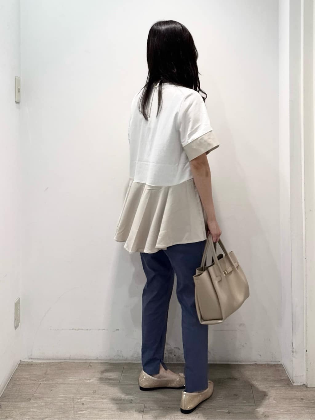 yuicciさんの「OPAQUE.CLIP｜配色フハクドッキングペプラムトップス【洗濯機洗い可／抗ピル】」を使ったコーディネート