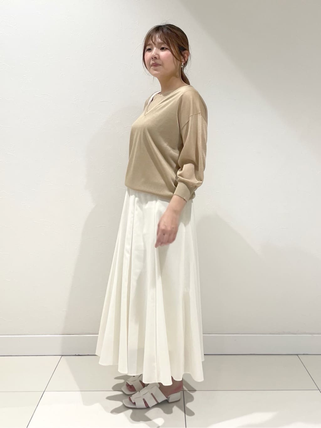 YUUKIさんの「INDIVI｜◆【大人シアーラメ】きれいめニットカーディガン」を使ったコーディネート