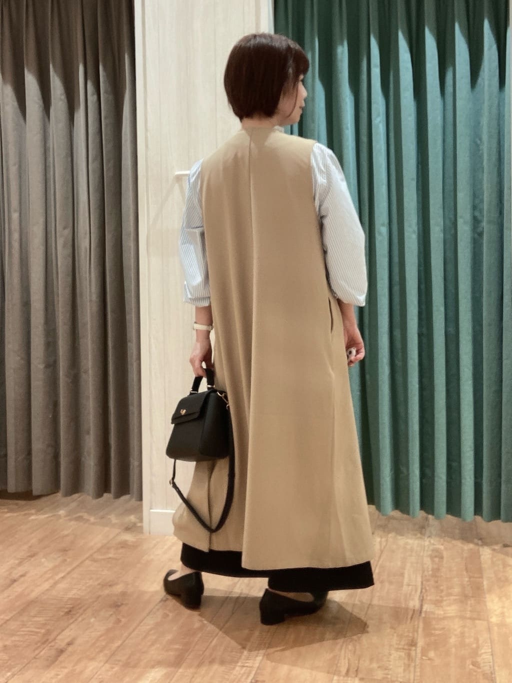 えみりんさんの「SHOO･LA･RUE｜【通勤/デイリー/セットアップ可】マルチに使える カットジョーゼット ワイドパンツ」を使ったコーディネート