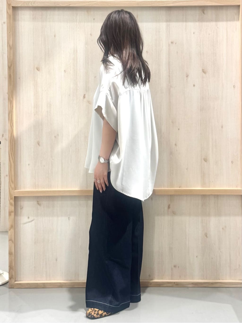 nanaさんの「THE SHOP TK｜【インしなくても決まる】スキッパーシャツ/接触冷感/防シワ/速乾」を使ったコーディネート