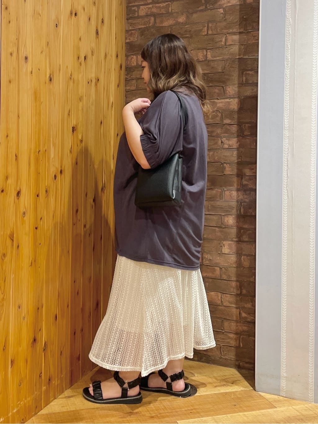 Risaさんの「SHOO･LA･RUE｜【2WAY】裏地を外してレイヤードにも! レース調スカート」を使ったコーディネート