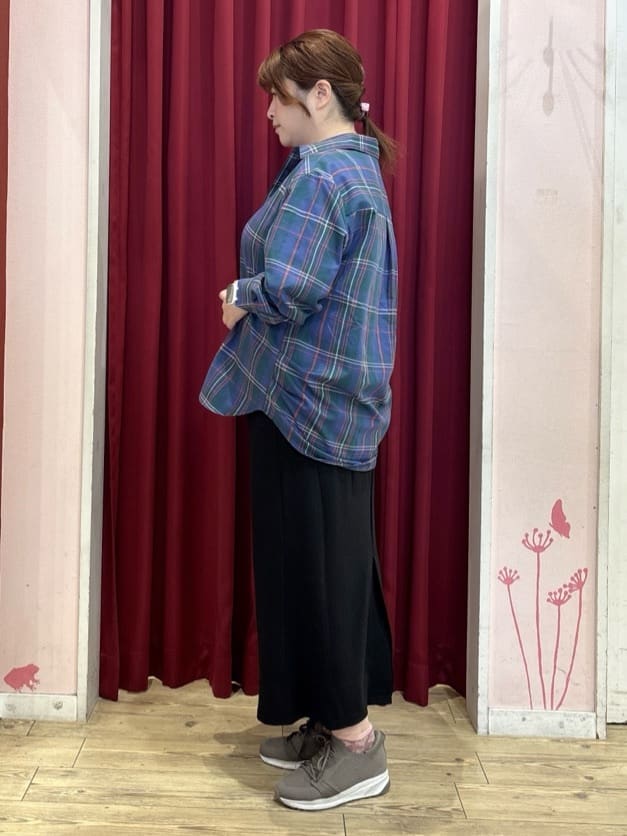 ゆかぴさんの「SHOO･LA･RUE｜【洗濯機可/S-LL】程よい抜け感 大人のチェックシャツ」を使ったコーディネート