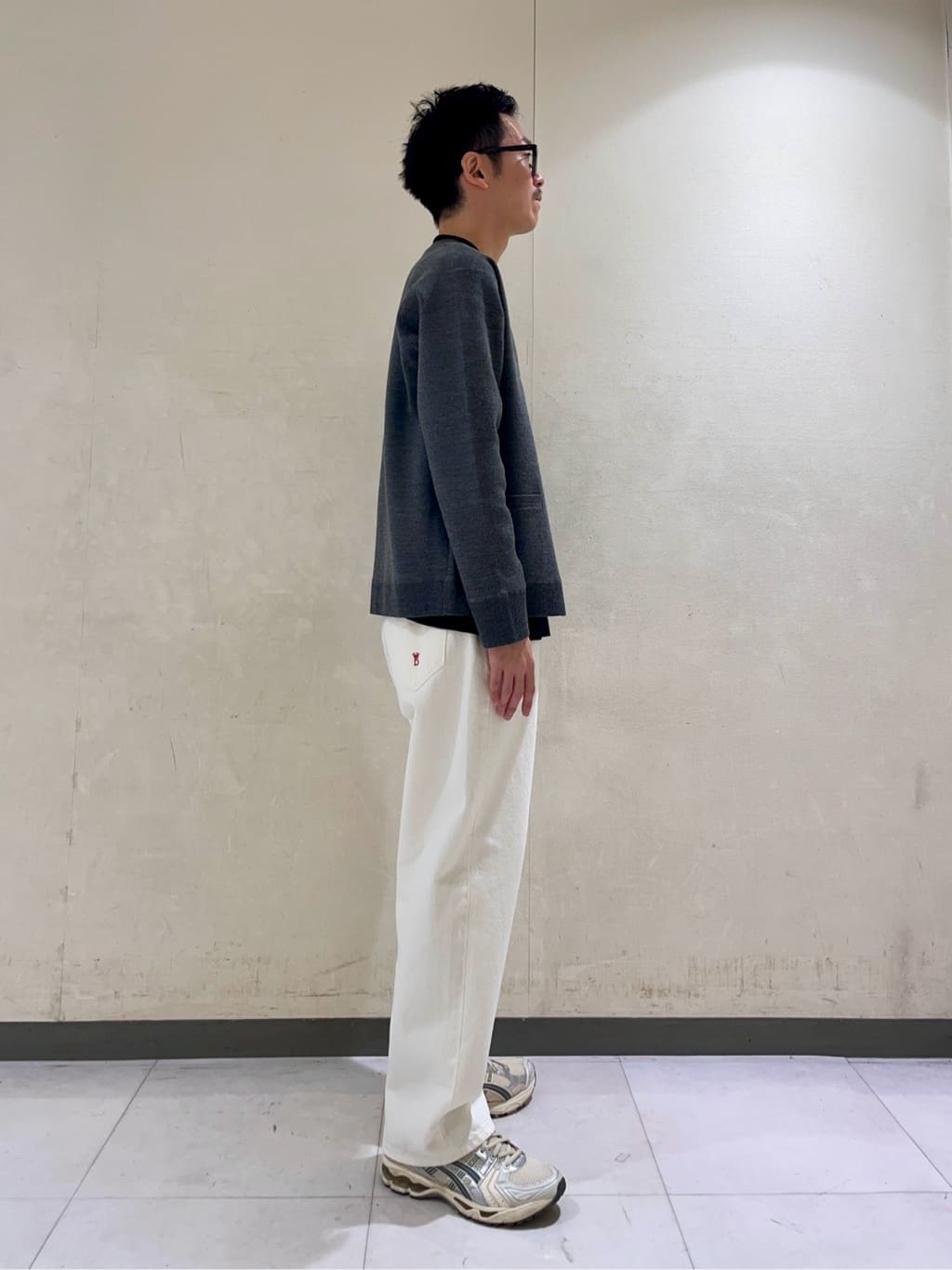 蒲谷祐太さんの「DRESSTERIOR｜◆ウォッシャブル アームライン ラウンドカーディガン」を使ったコーディネート
