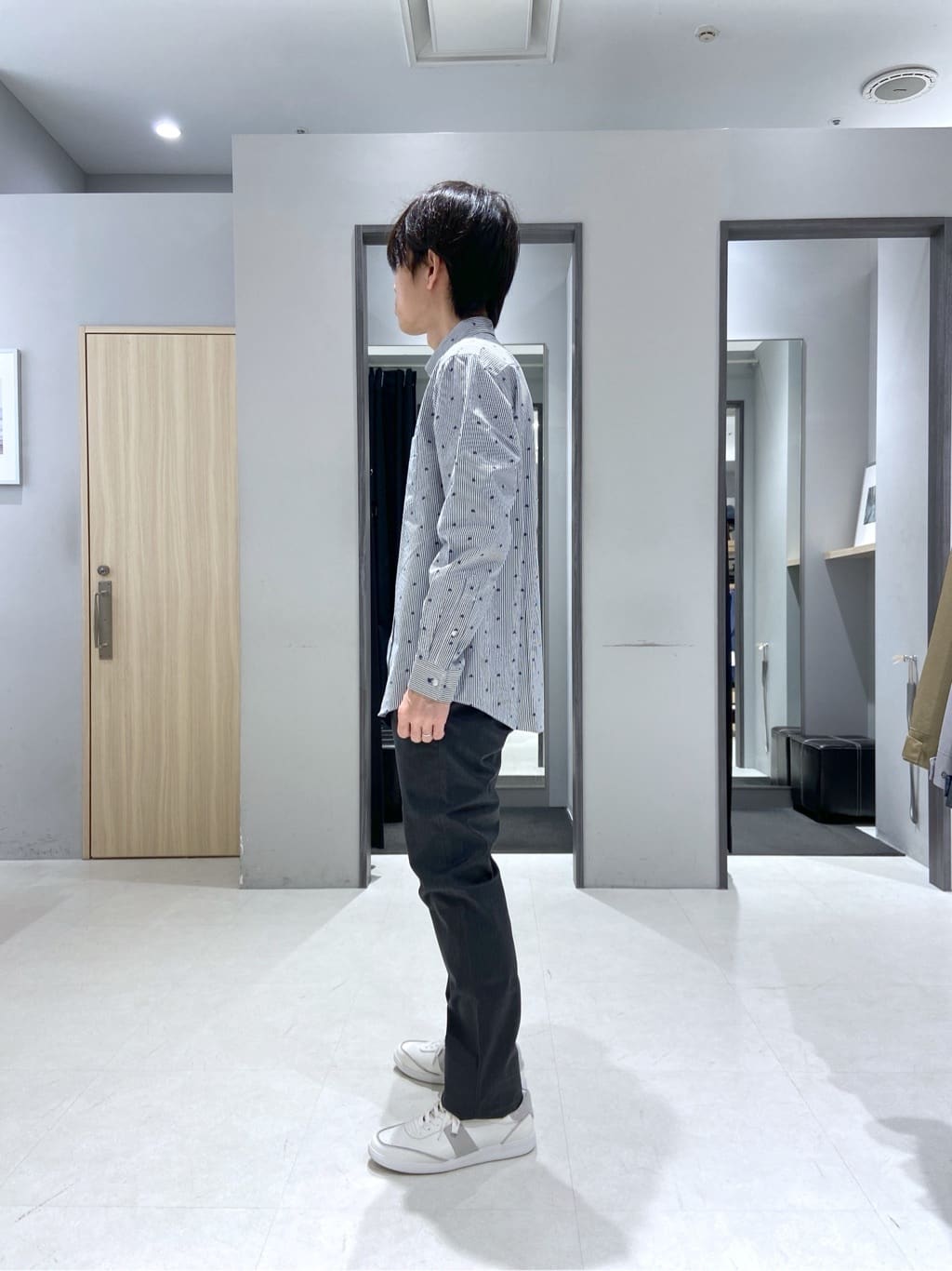 わいずみさんの「TAKEO KIKUCHI｜ハットモチーフ ジャカード ストライプ シャツ」を使ったコーディネート