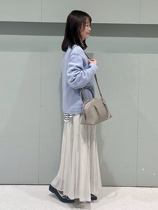 makiさんの「UNTITLED｜【はっ水機能/フード取り外し可】ミディダウンコート」を使ったコーディネート