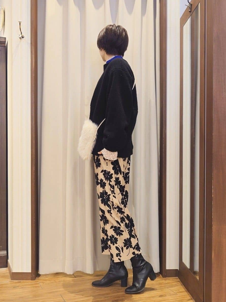 ERIKOさんの「SHOO･LA･RUE｜【S-LL】上品なレースハイネックトップス」を使ったコーディネート