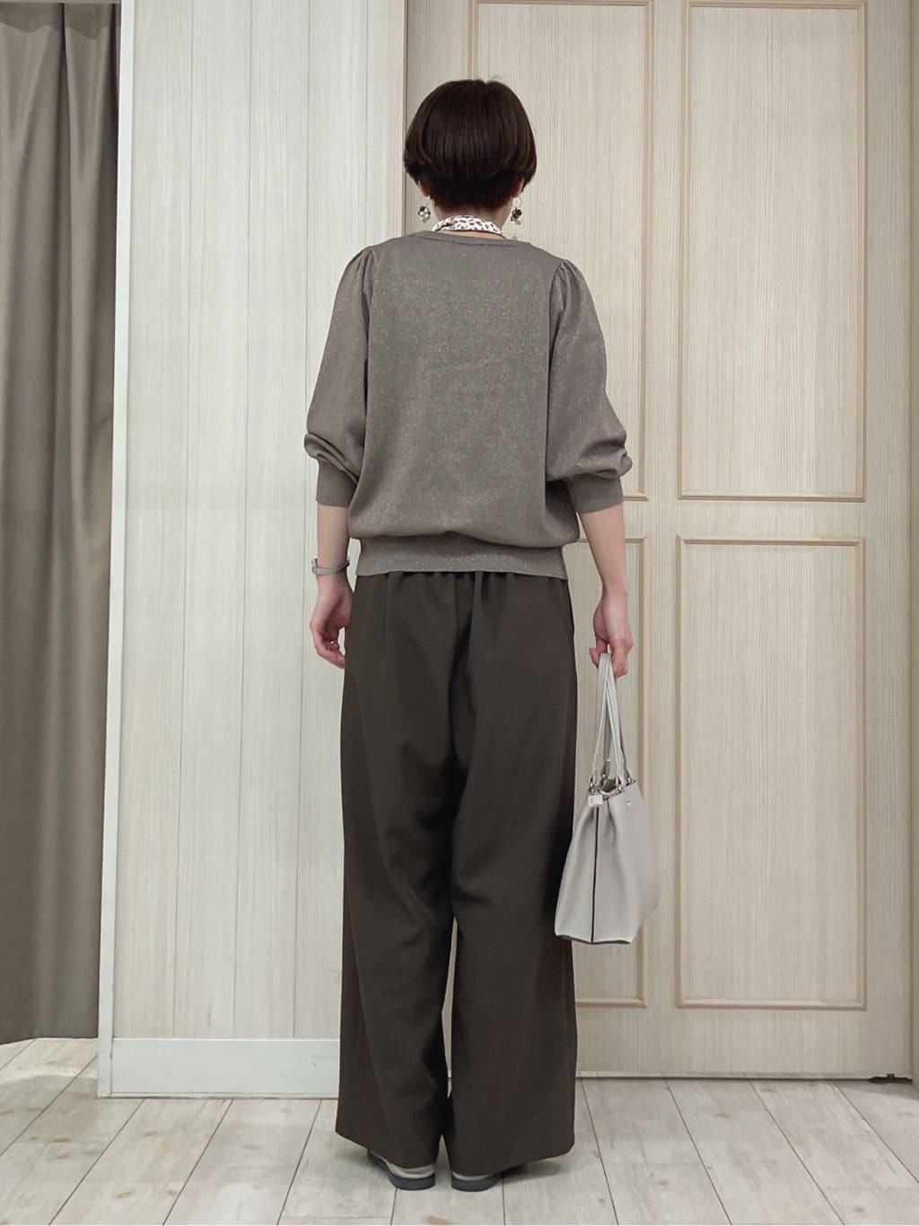 Turnerさんの「SHOO･LA･RUE｜【S-LL/セットアップ可/洗濯後しわになりにくい】きちんと見え タックワイドパンツ」を使ったコーディネート