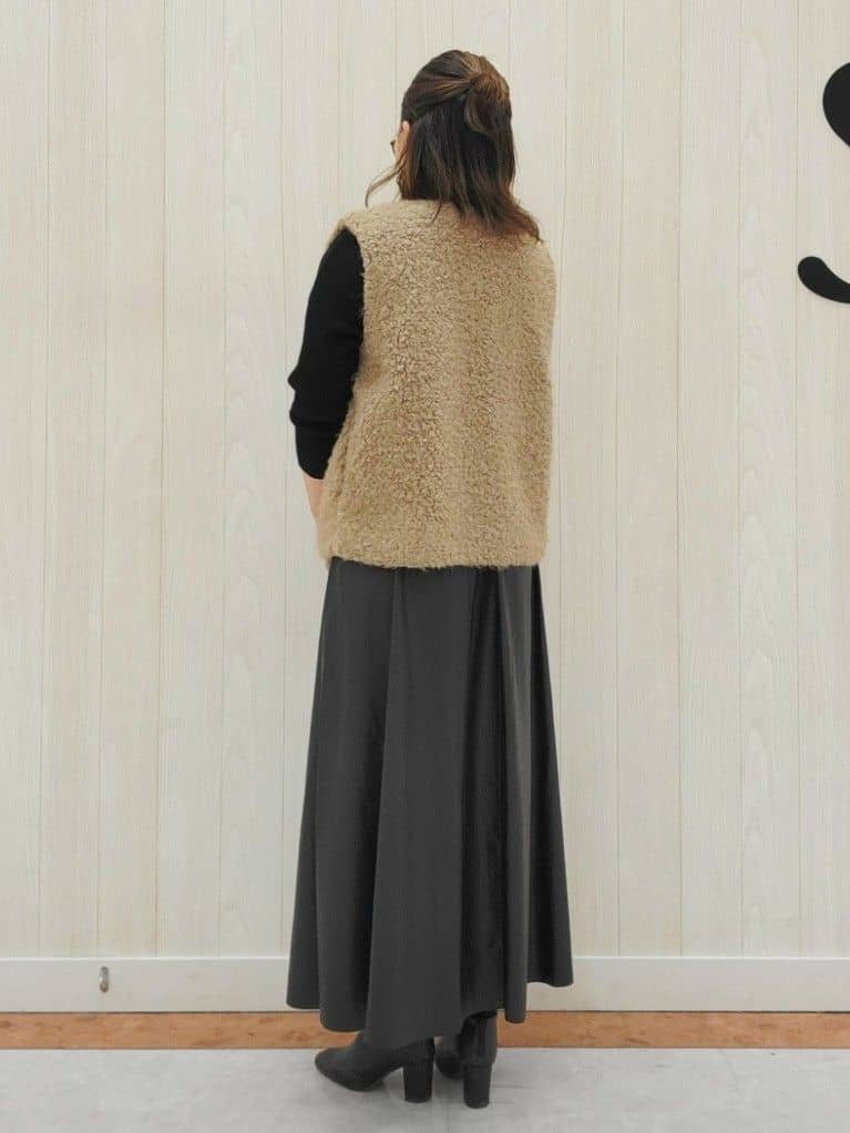 nanahachiさんの「SHOO･LA･RUE｜ふわふわファーベスト」を使ったコーディネート