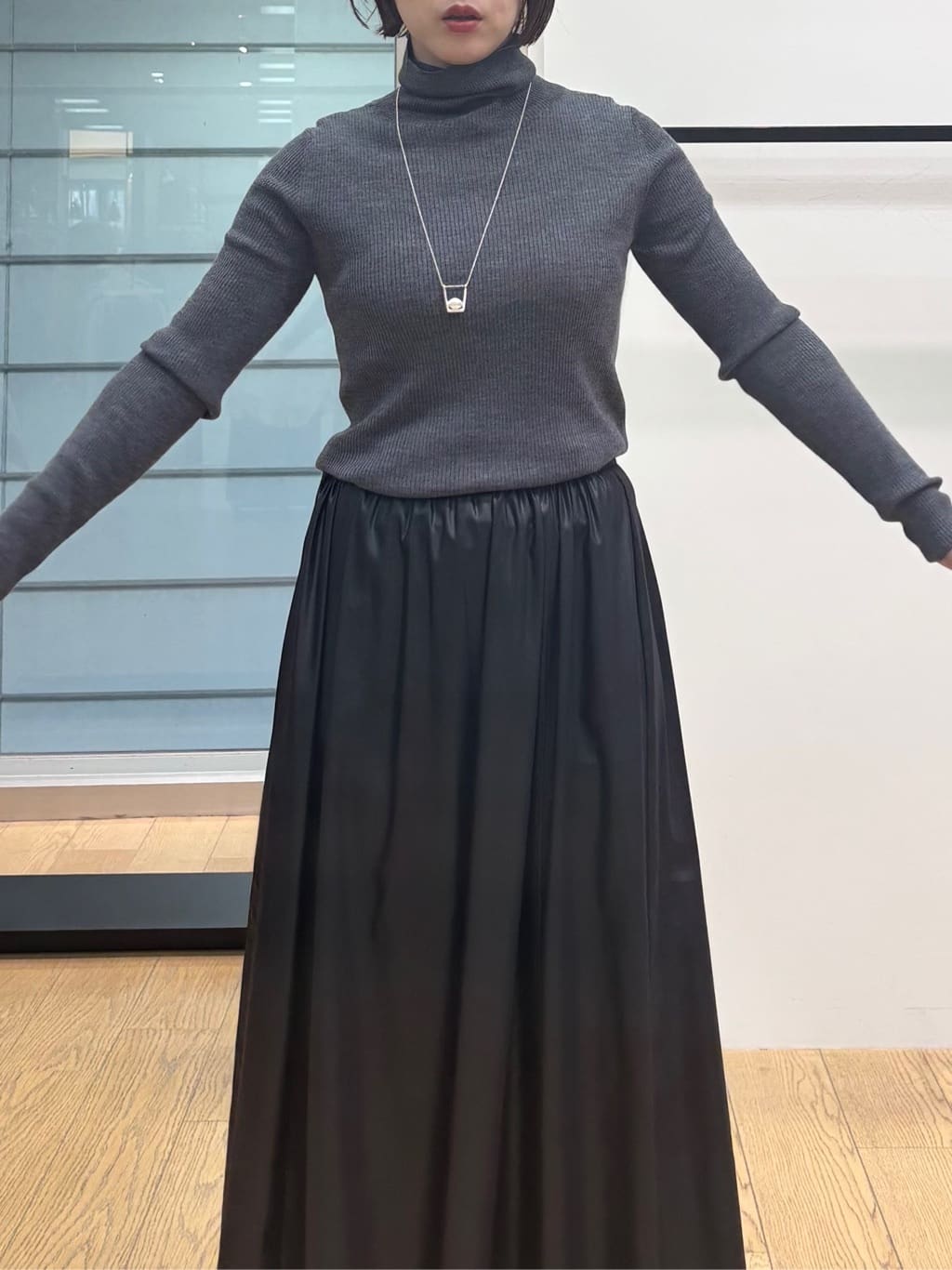 asamiさんの「INDIVI｜【洗える】ラメニットカーディガン」を使ったコーディネート