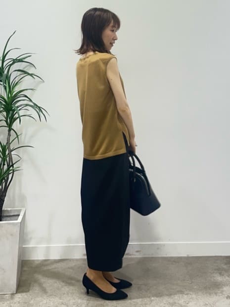 Miwaさんの「UNTITLED｜【アンサンブル可/洗える】シアーノースリーブ プルオーバー」を使ったコーディネート