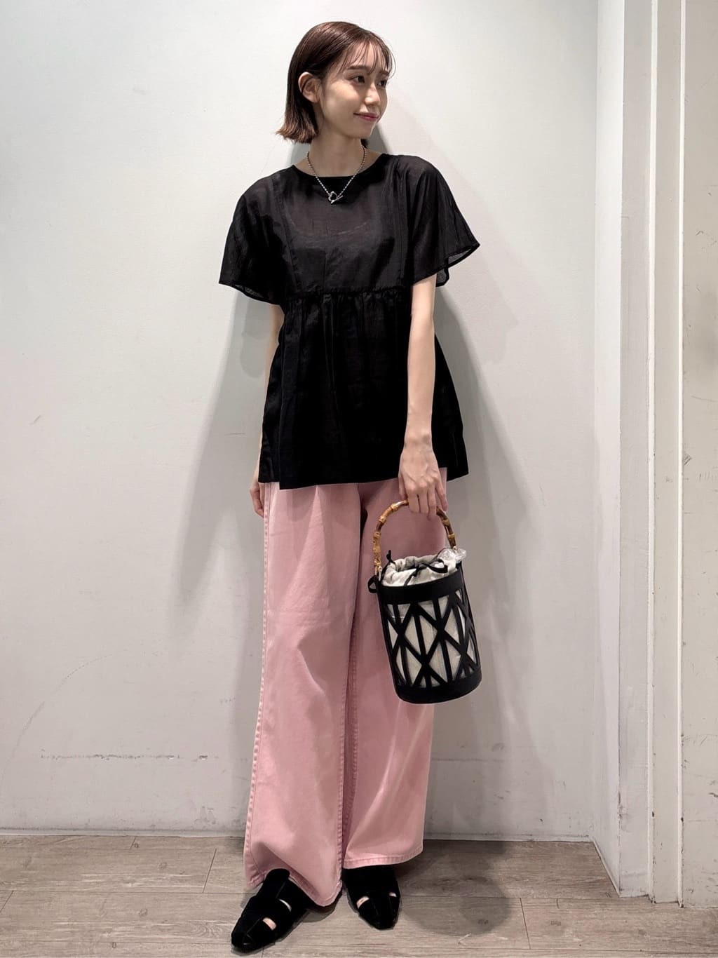 ぶまりんさんの「OPAQUE.CLIP｜麻混シアーペプラムブラウス【洗濯機洗い可】」を使ったコーディネート