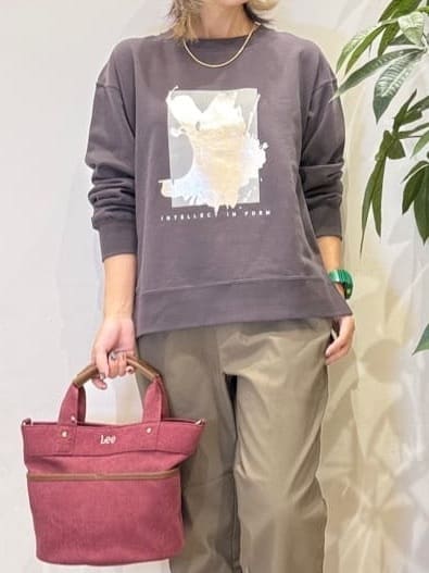 misakiさんの「SHOO･LA･RUE｜グラフィックアソート裏毛スウェット」を使ったコーディネート