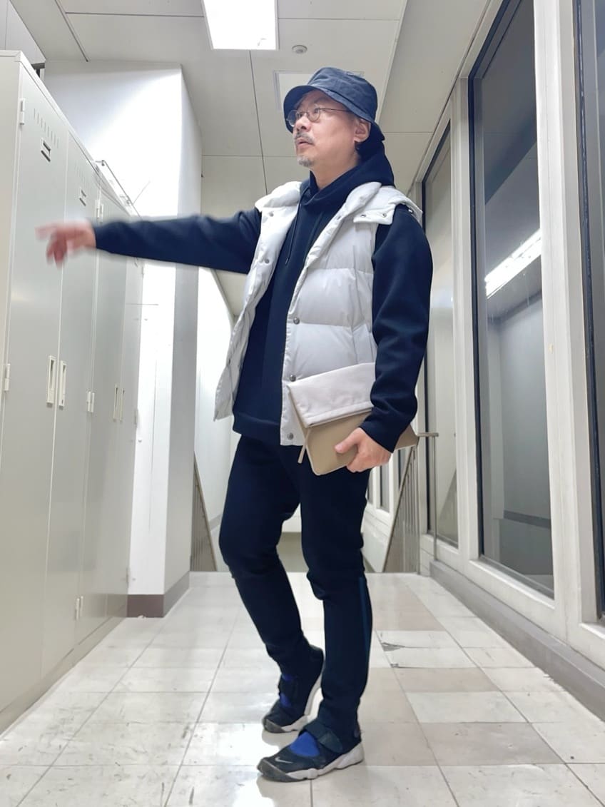 MAKOTO AIさんの「TAKEO KIKUCHI｜【袖取り外し可】デタッチャブル ダウンブルゾン」を使ったコーディネート