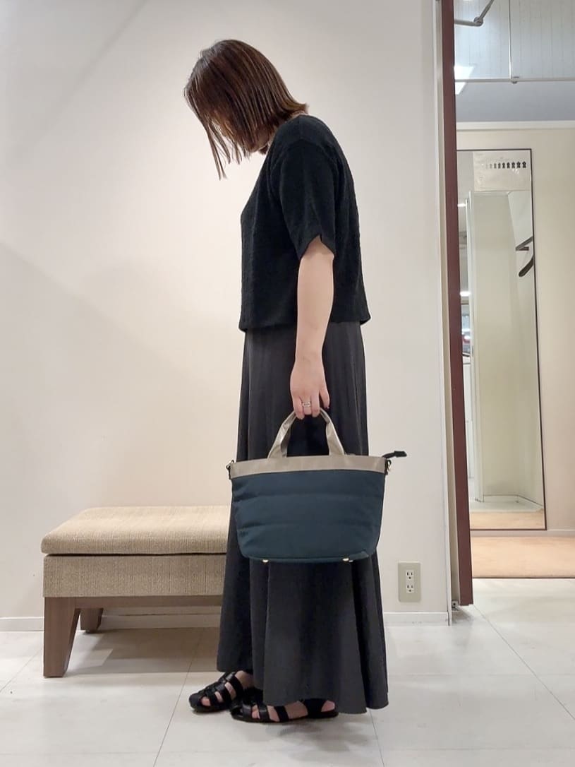YUIさんの「UNTITLED｜【洗える/1枚で着映え】ソフト裾フレアスカート」を使ったコーディネート