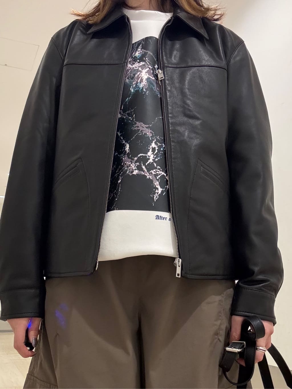 Renaさんの「tk.TAKEO KIKUCHI｜バギーバレルカーゴパンツ」を使ったコーディネート
