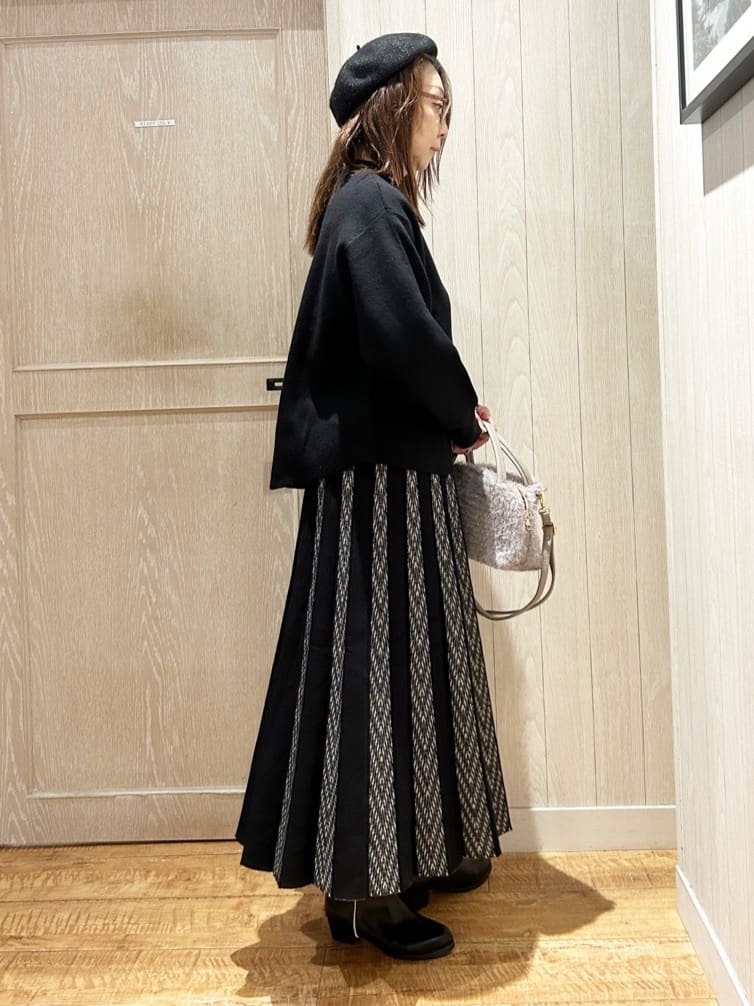 yukaさんの「SHOO･LA･RUE｜キラキラバックストレッチブーツ」を使ったコーディネート