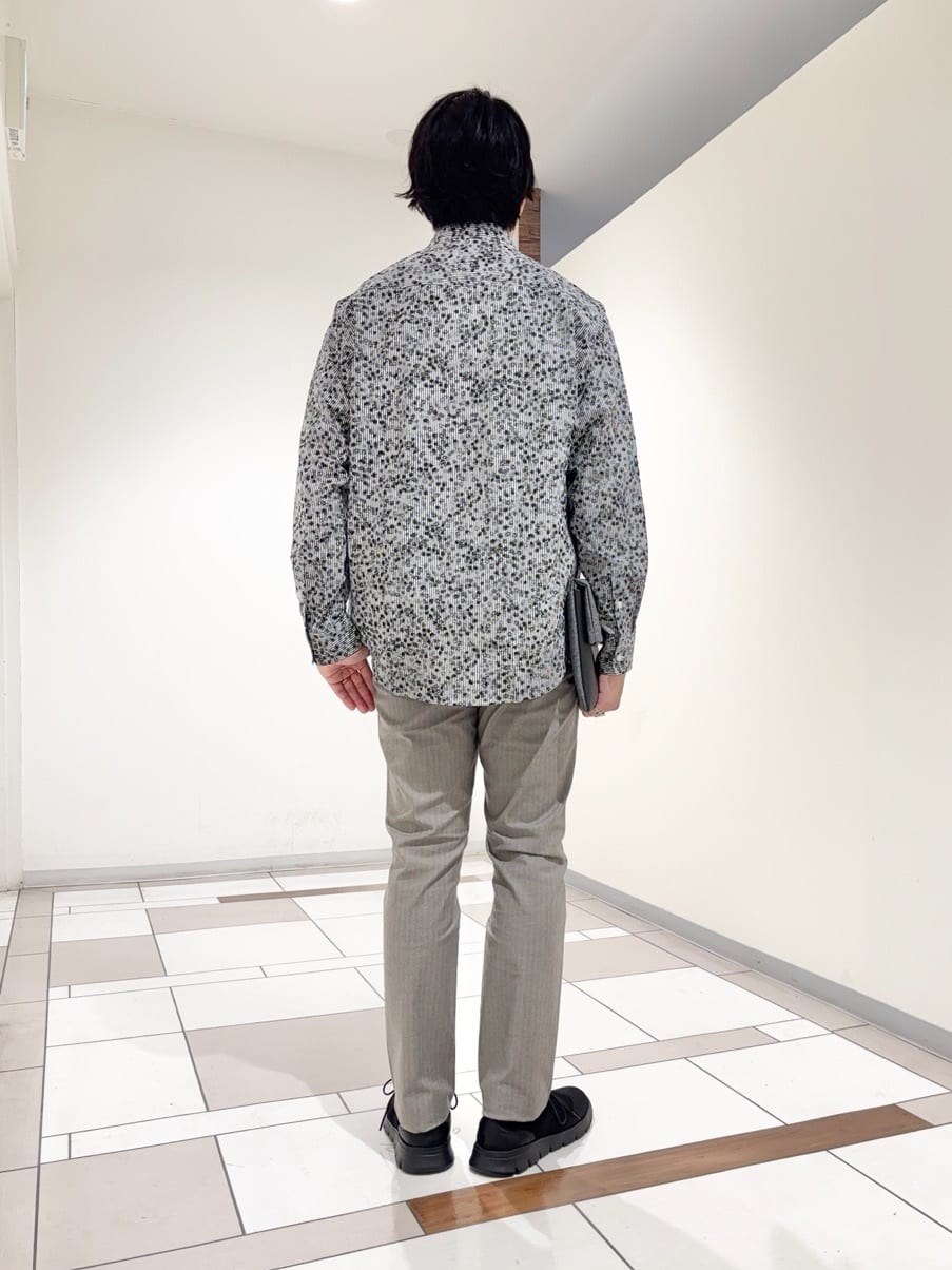 及川さんの「TAKEO KIKUCHI｜【COOL CITY WEAR】ワンポイント刺しゅう ポケットTシャツ /接触冷感」を使ったコーディネート