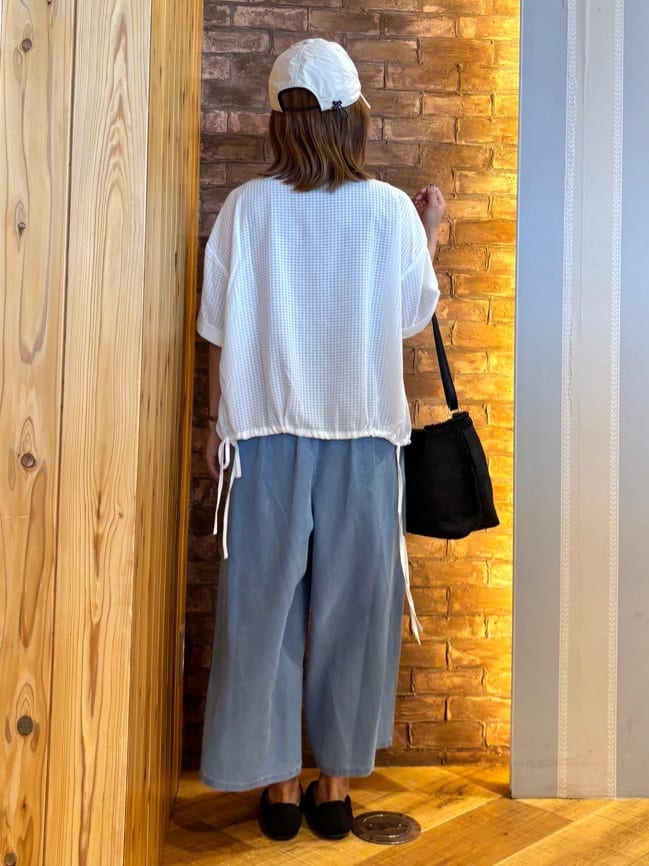 mieさんの「SHOO･LA･RUE｜シルエット変化を楽しめる シアーチェックドロストシャツ」を使ったコーディネート