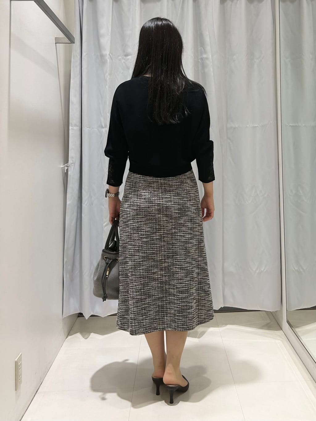 ももさんの「COUP DE CHANCE｜【手洗い可】オーガンジー刺しゅうニットトップス」を使ったコーディネート