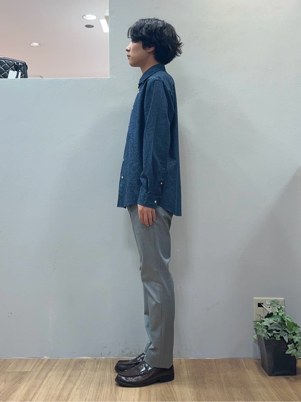 Uさんの「TAKEO KIKUCHI｜【全7サイズ&times;8色展開！】トップマルチヘリンボン パンツ」を使ったコーディネート
