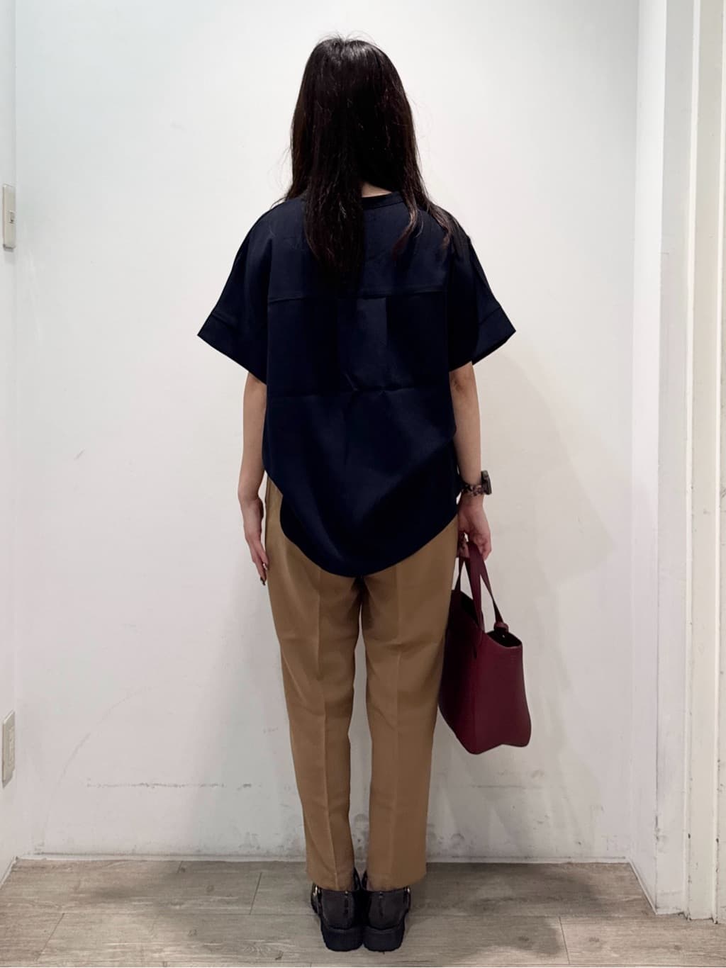 yuicciさんの「OPAQUE.CLIP｜《5色展開／SS-LLサイズ》スキッパー金ボタンブラウス／セットアップ対応【防シワ／ストレッチ／洗濯」を使ったコーディネート