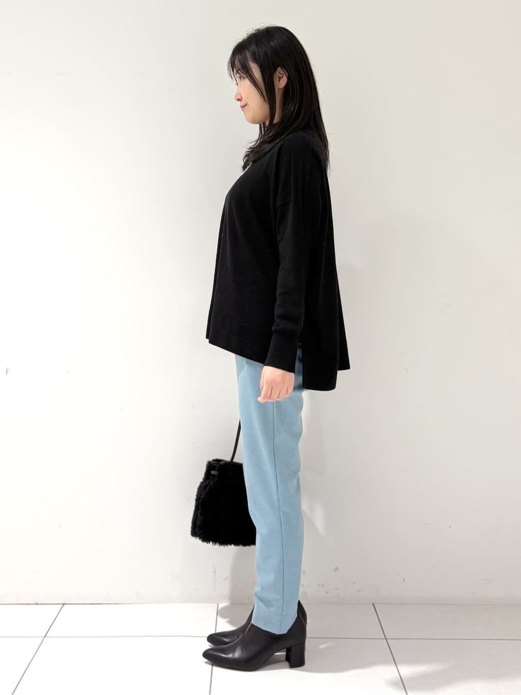 momokoさんの「INDIVI｜【洗える／毛玉になりにくい】エクストラファインウール ハイネックニット」を使ったコーディネート